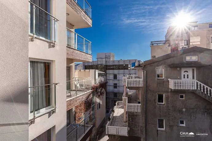 A cozy and modern 53 m² apartment in Bečići, located on the 4th floor